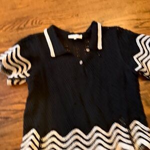 Solitaire Black and White Zigzag Women’s knit top